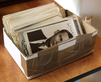 Lot 102 - A quantity of postcards, actors and actresses,...