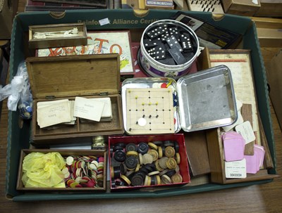 Lot 264 - An indoor bowls set, a mahjong set, various...