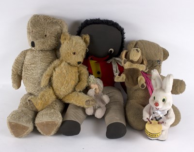 Lot 286 - A quantity of assorted teddy bears, to include...