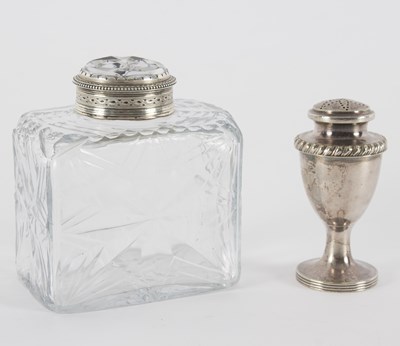 Lot 292 - A cut glass scent bottle, the circular cut...