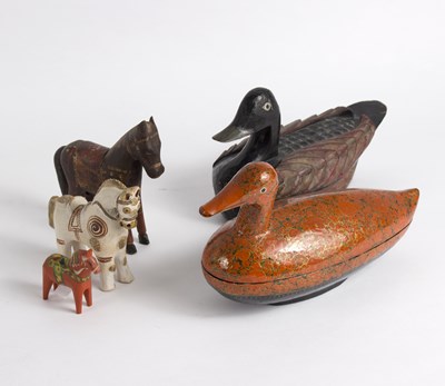 Lot 439 - Four small horse figures and two decoy ducks