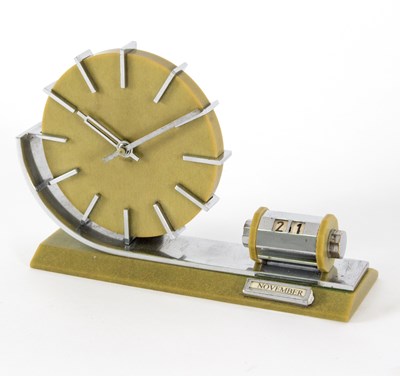 Lot 1013 - An Art Deco onyx desk clock with chromium...