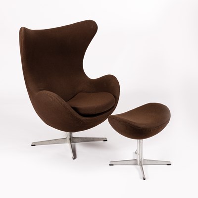 Lot 1032 - Arne Jacobsen for Fritz Hansen; An Egg chair...