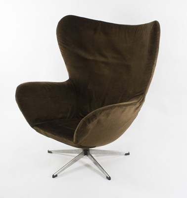 Lot 1034 - A 1960s egg chair after a design by Arne...