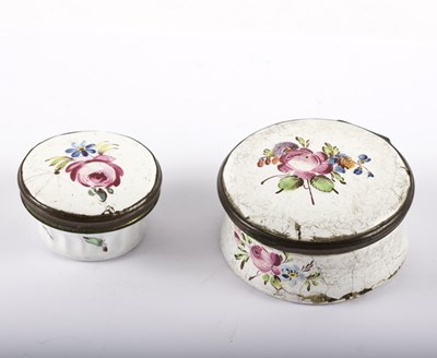 Lot 1126 - A Bilston enamel circular box, late 18th...