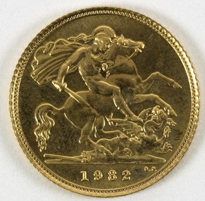 Lot 36 - A 1982 gold half-sovereign