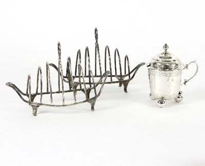 Lot 73 - A Victorian silver mustard pot, GF London 1863,...