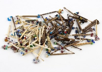 Lot 275 - A large collection of lace bobbins, in bone,...