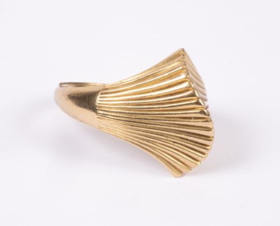 Lot 30 - A 1970s Cartier yellow gold cocktail ring
