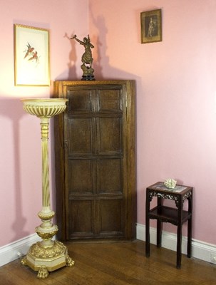 Lot 1009 - An oak corner cupboard, 99.5cm wide/Provenance:...