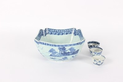 Lot 63 - A Cantonese blue and white bowl, circa 1800,...