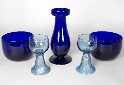 Lot 150 - A group of glassware comprising four items of...