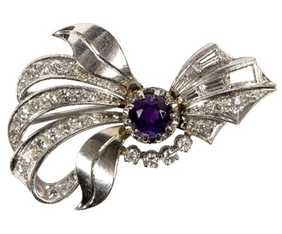 Lot 192 - A diamond spray brooch, set a central round...