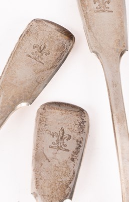 Lot 33 - A George III silver basting spoon