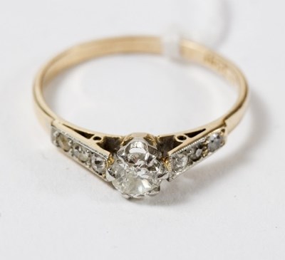 Lot 542 - A diamond ring, the central old cut diamond...