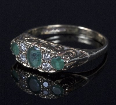 Lot 552 - A Victorian emerald and diamond dress ring,...