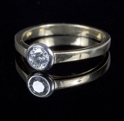 Lot 581 - A diamond solitaire ring, the round brilliant...