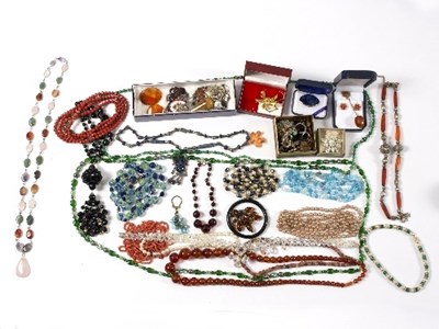 Lot 609 - A large collection of costume jewellery...