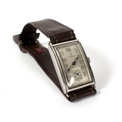 Lot 629 - A gentleman's Omega wristwatch, 1920's/1930's...