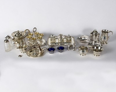 Lot 790 - A quantity of silver plated wares, including...