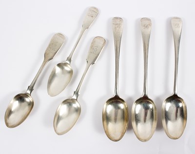 Lot 4 - Three silver Old English pattern tablespoons,...