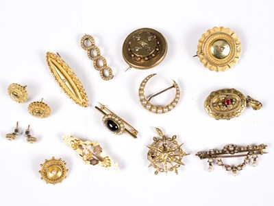 Lot 81 - A group of Victorian gold and gilt metal...