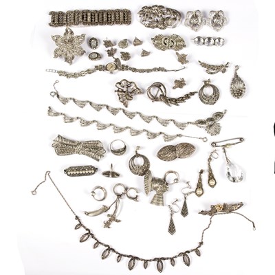 Lot 91 - A large quantity of marcasite jewellery,...