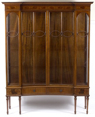 Lot 834 - An Edwardian mahogany concave fronted display...