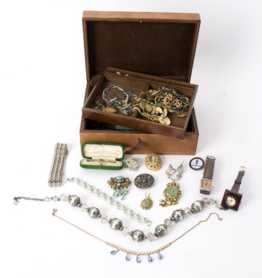 Lot 92 - A diamond dress ring, a paste set bar brooch...