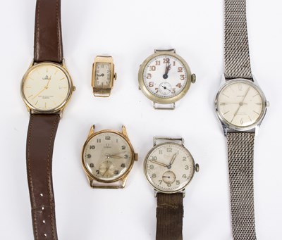 Lot 136 - A gentleman's 9ct cased wristwatch, the...