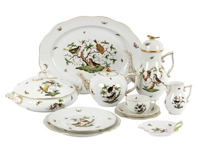 Lot 174 - A Herend Rothschild Bird pattern dinner, tea...