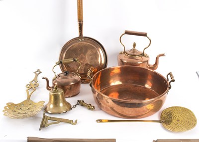 Lot 368 - A group of copper and brass wares to include...