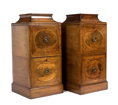 Lot 604 - A pair of Regency mahogany pedestals with...