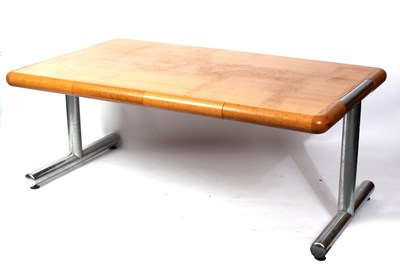 Lot 497 - A large modern desk, 180cm x 104cm