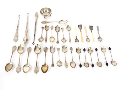 Lot 30 - Sundry silver and other teaspoons
