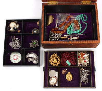 Lot 132 - A quantity of costume jewellery including...