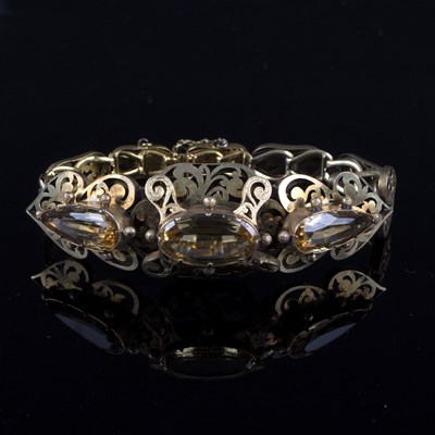 Lot 138 - A Victorian gem bracelet, the three mixed cut...