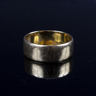 Lot 140 - A 22ct gold wedding band, approximately 6.6gm