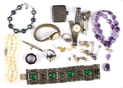 Lot 145 - A small group of costume jewellery to include...