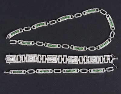 Lot 166 - An Art Deco style paste bracelet, with...