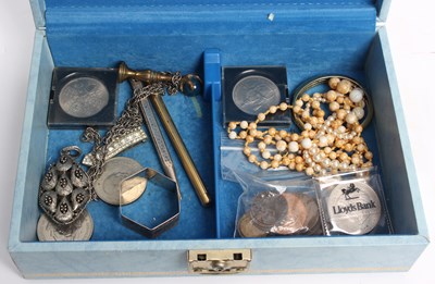 Lot 198 - Sundry costume jewellery and two dress rings...