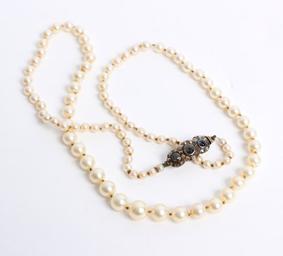 Lot 210 - A single row cultured pearl necklace the...