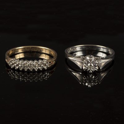 Lot 227 - An illusion set diamond ring in 9ct white gold,...