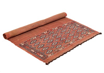 Lot 725 - A Turkoman bag, early 20th Century, Soumakh...