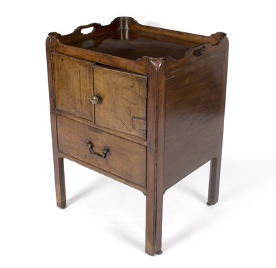 Lot 991 - A George III mahogany tray top commode, on...