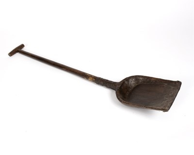 Lot 308 - A malt shovel, 109cm long