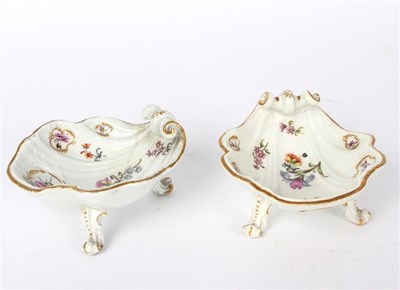 Lot 347 - A pair of Meissen shell-shaped sweetmeat...