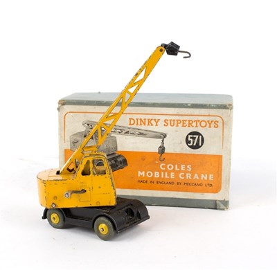 Lot 550 - Dinky Supertoys No. 571, a Coles mobile crane...
