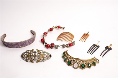 Lot 15 - A collection of hair ornaments and combs