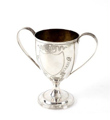 Lot 107 - A George III silver two-handled cup, Peter,...